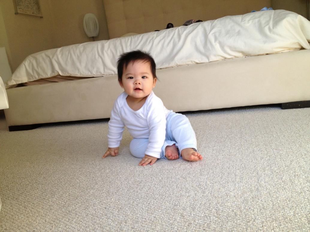 Vô phòng Ba Mẹ lôi đồ ngăn này bỏ ngăn kia