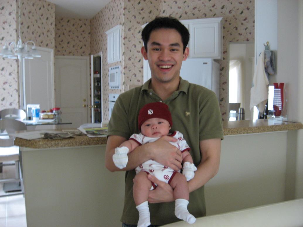 Hồi đó Chú Lâm bồng con cười sung sướng...