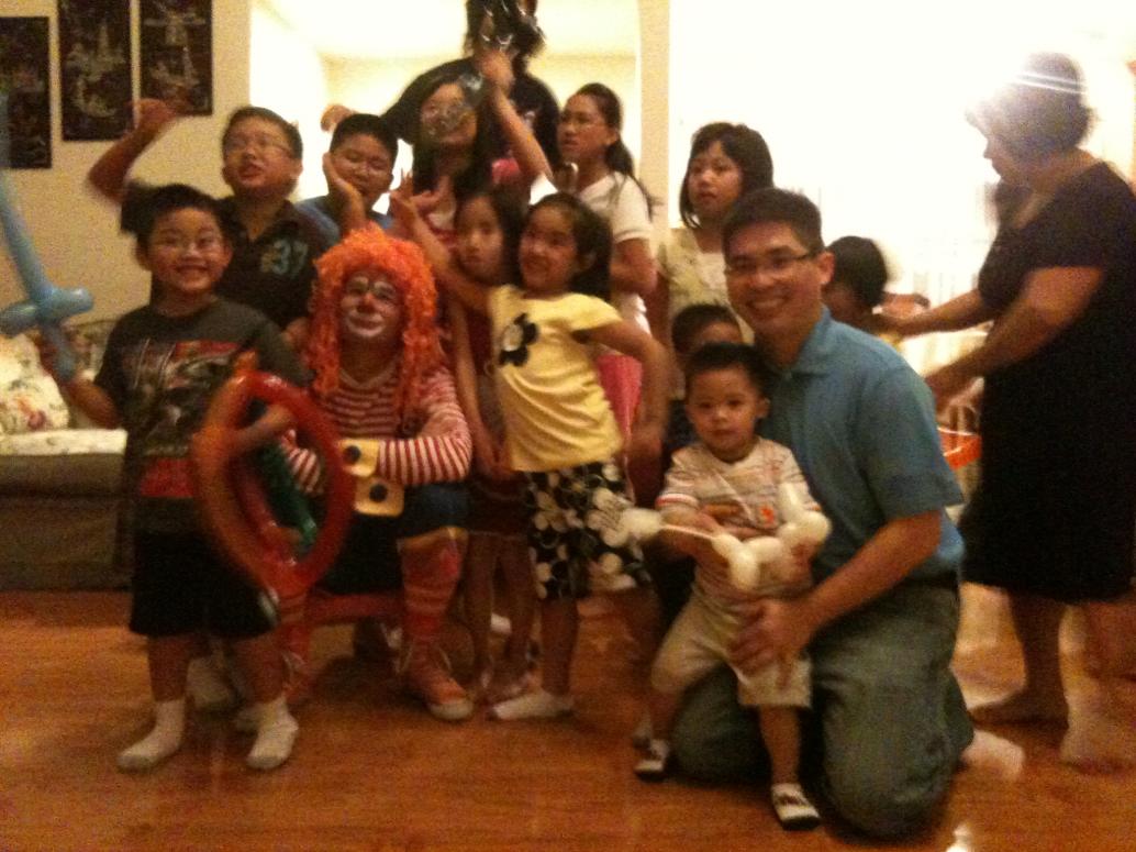 Cuối tuần còn đi sinh nhật chị Thùy Anh, con Bà Ngân.