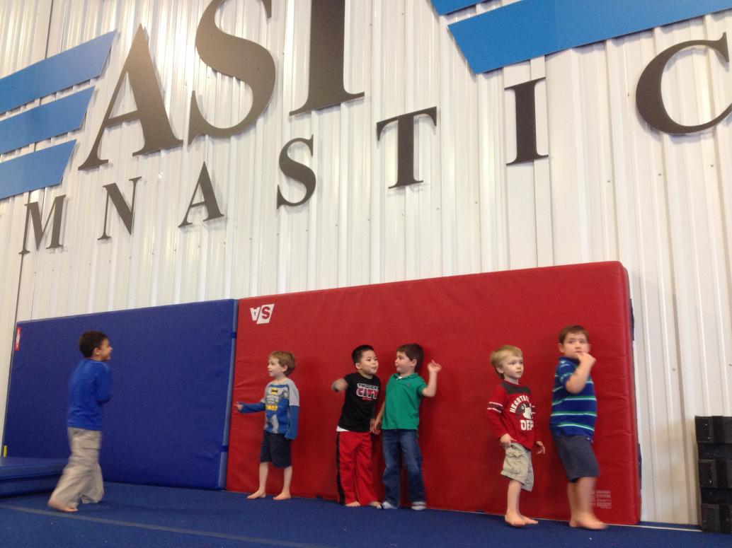 Hết chơi xếp đồ tới nhảy cà tưng