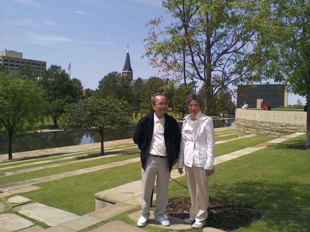 Ngày 5/16/2013 Ông Bà Ngoại tạm biệt Oklahoma, nơi bình yên êm ả mà cũng lắm vui buồn.