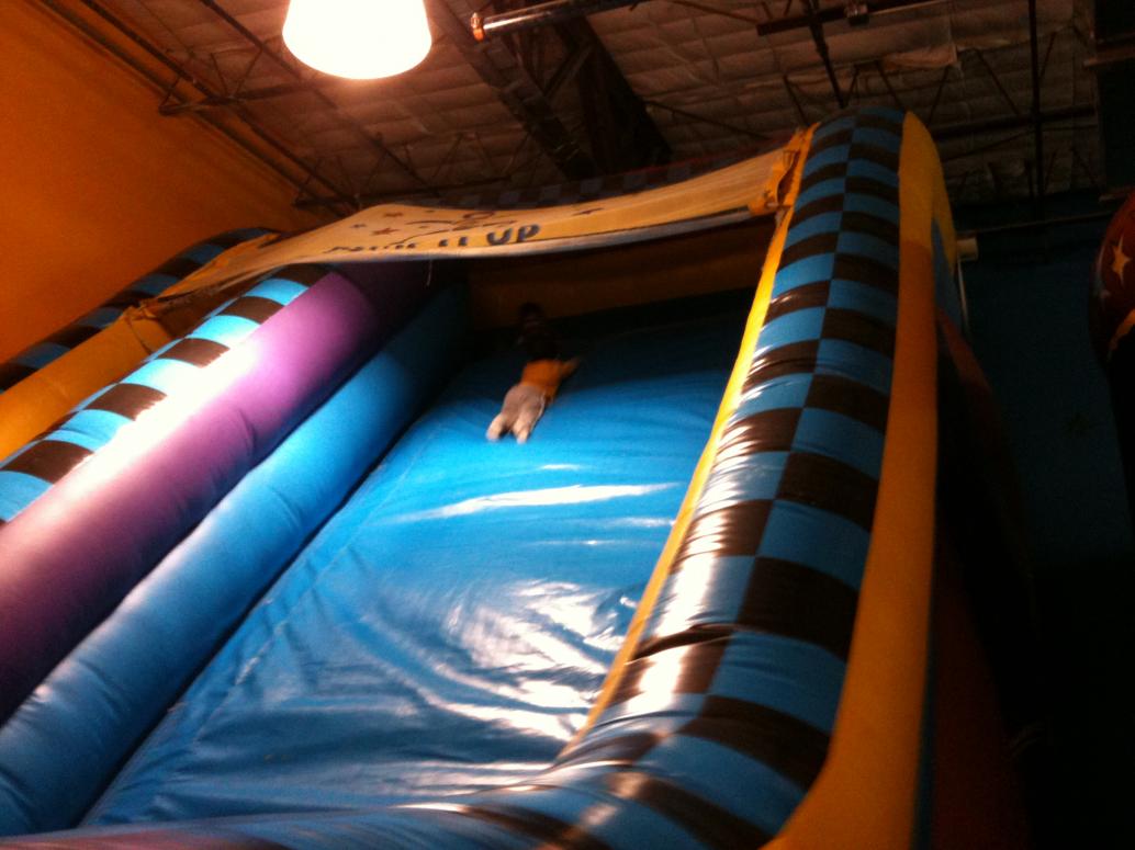 ...rồi tuột xuống... không biết bao nhiêu lần.