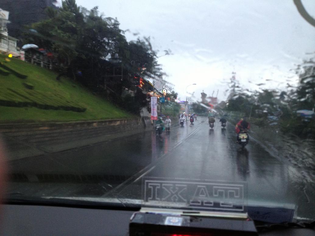 Gần tới khách sạn Ngọc Lan rồi.