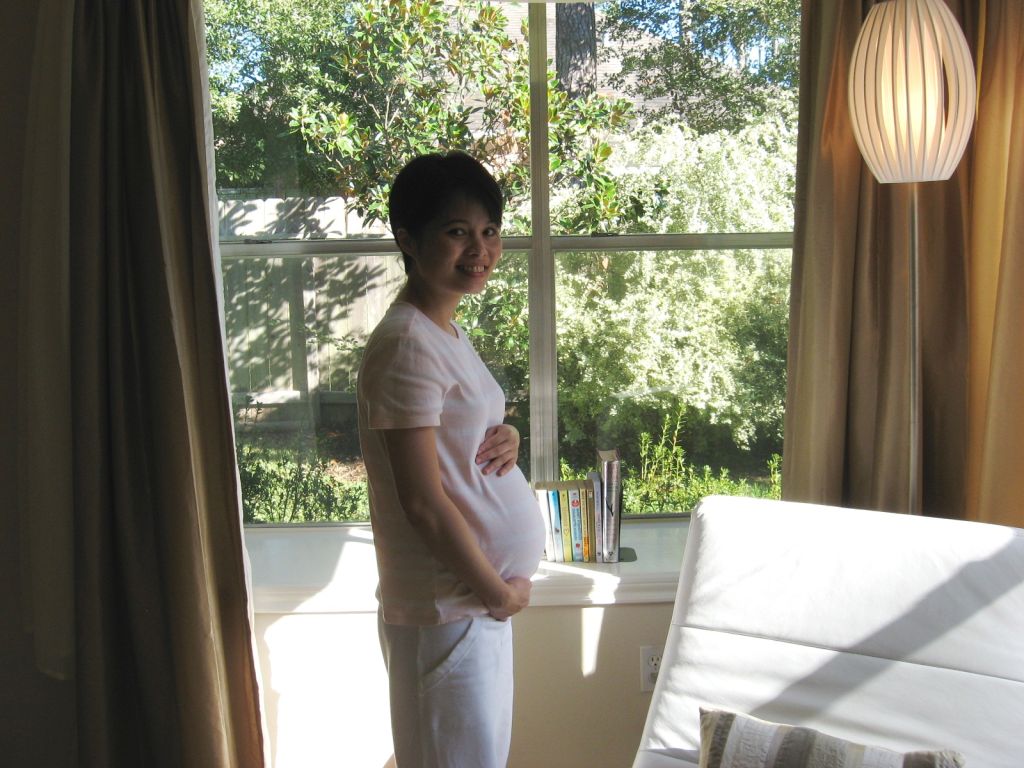 ...24 tuần, con bắt đầu cựa quậy lung tung mỗi ngày...