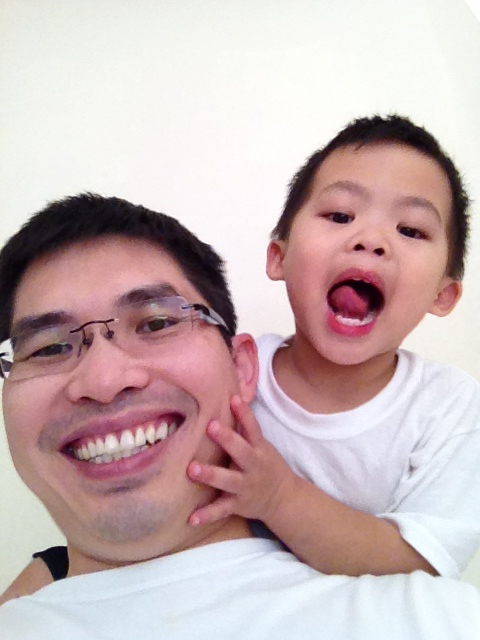 Mấy ngày Mẹ mang em mệt nhọc, mình Ba lo hết cho con.