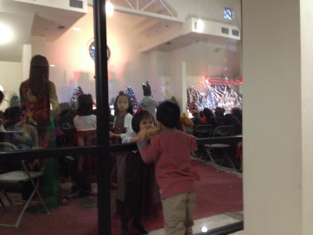 Anh gặp được bạn gái mới rồi, năn nỉ Mẹ cho ra gặp bạn suốt.