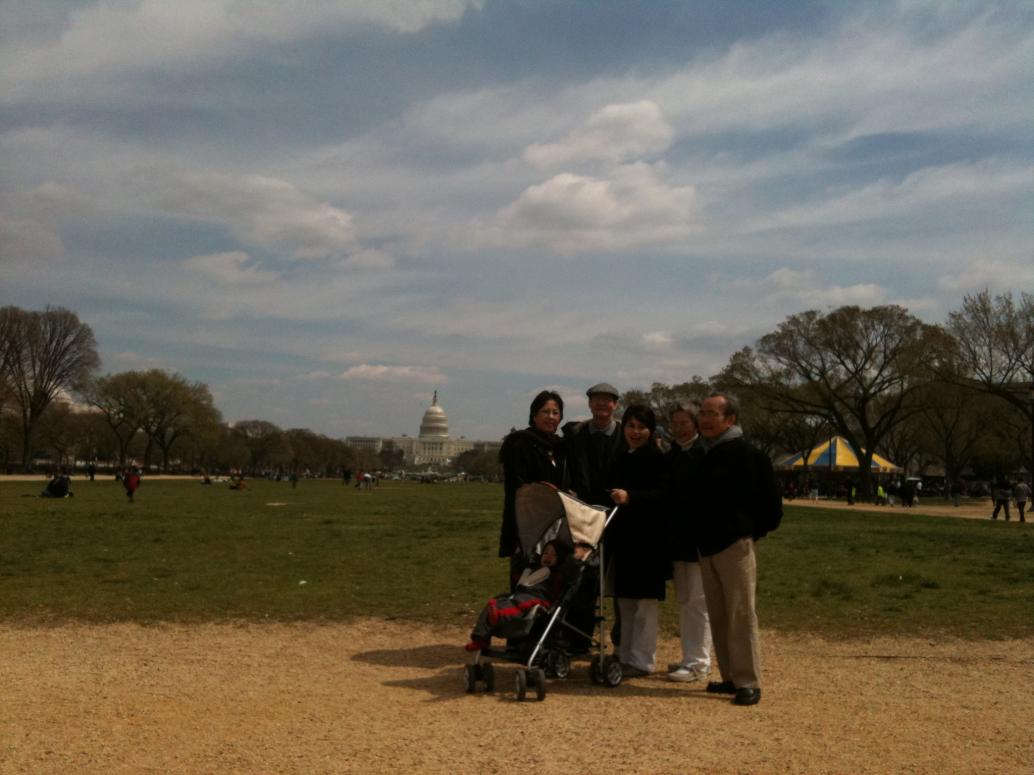 Xa xa...e hèm... xa xa... là tòa nhà quốc hội.