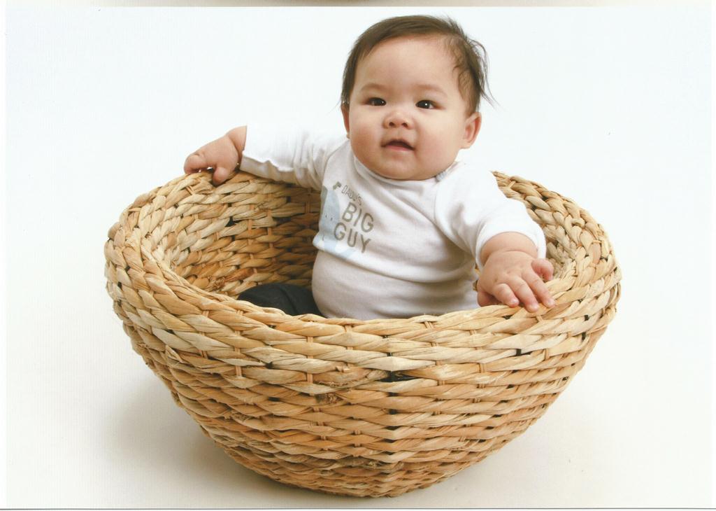 7 tháng mặc quần áo 12 tháng mà muốn chật rồi.