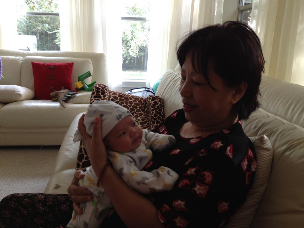 Nội thì thương em quá chừng.