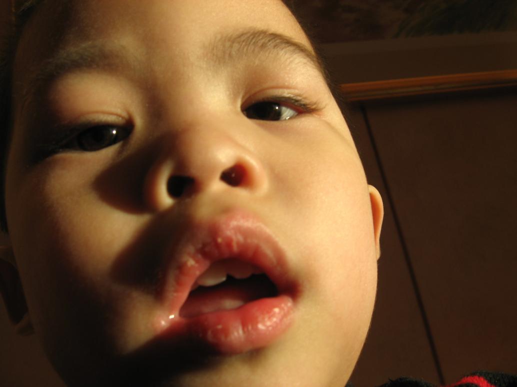 Hình con tự chụp.