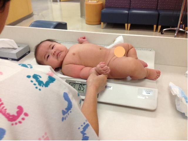 Em cân được 17.85lbs (8.1kg)