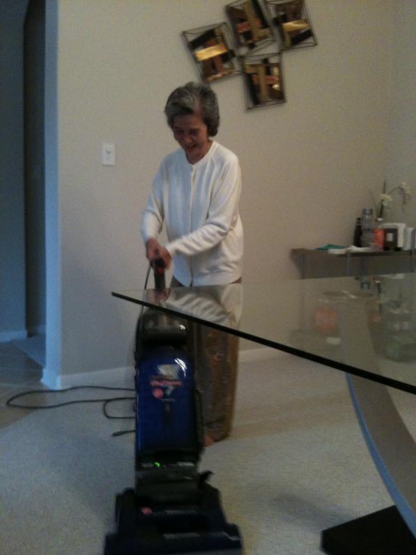 ...máy hút bụi hoạt động ra sao...