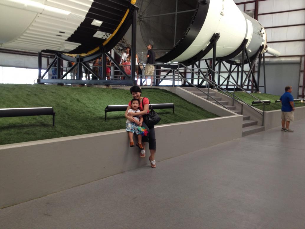 Cái này bự quá làm ai cũng thấy nhỏ xíu.