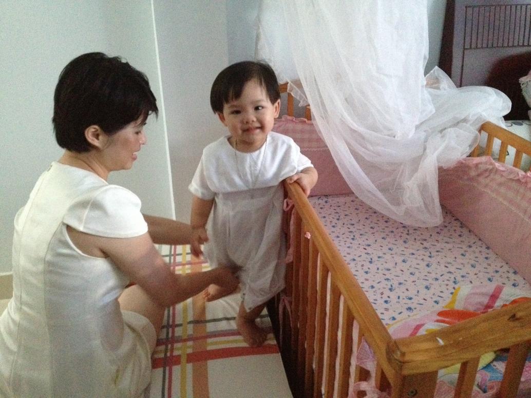 Ngày 10/13/2013 cả nhà nhộn nhịp chuẩn bị đưa Cúc Ky đi rửa tội.