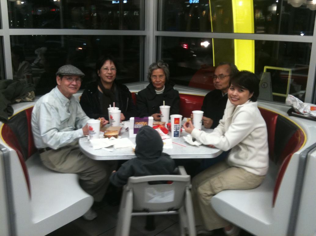 Tối ngày 4/1/2011 Ông Bà Nội Ngoại và nhà mình đi Washington DC chơi.