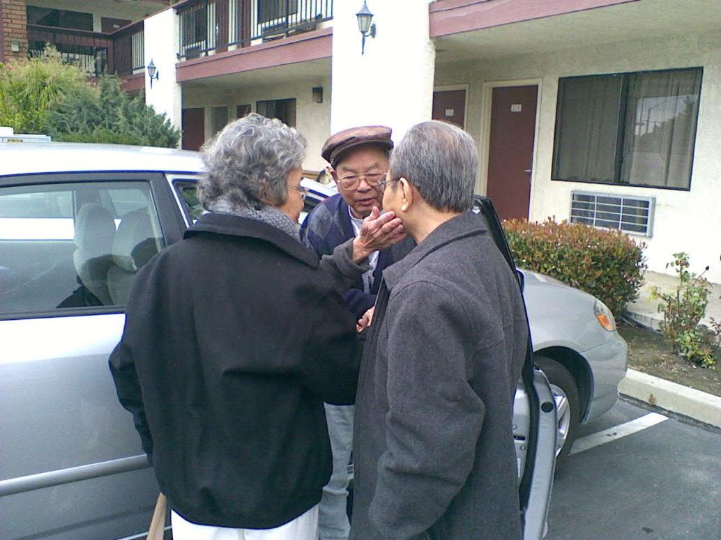 4 tháng ở Mỹ, Ngoại gặp được nhiều bà con...