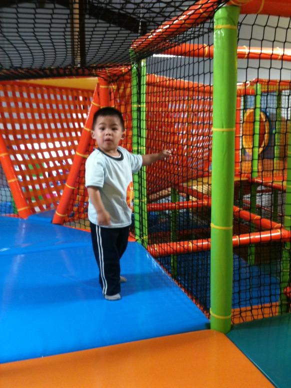 Hình này nhìn con lạ hoắc vì cái mặt tròn quay.