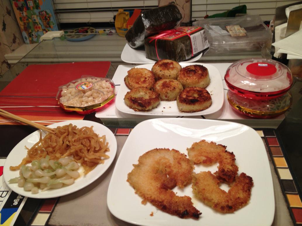 Vừa kịp để ăn Tết.  Hehe, Ba với anh Đăng ăn thì đúng hơn