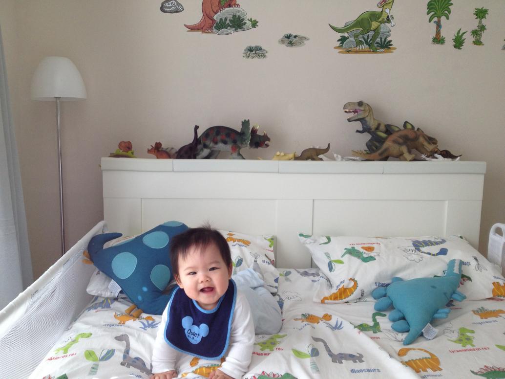 Vô phòng anh Hai chơi