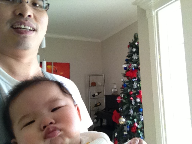 ..khi nào không thích cái gì thì chu miệng thổi phì phì.