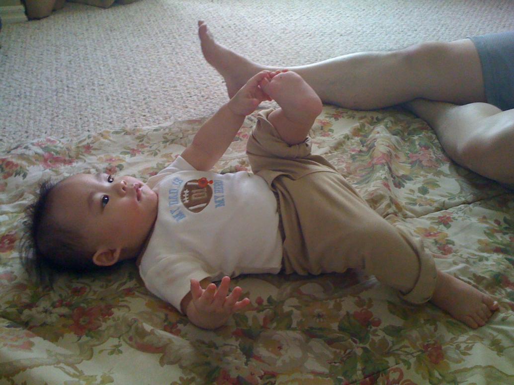 Mình bay lên Oklahoma thăm Nội và Chú Lâm. Con chơi ở nhà Nội thiệt vui.