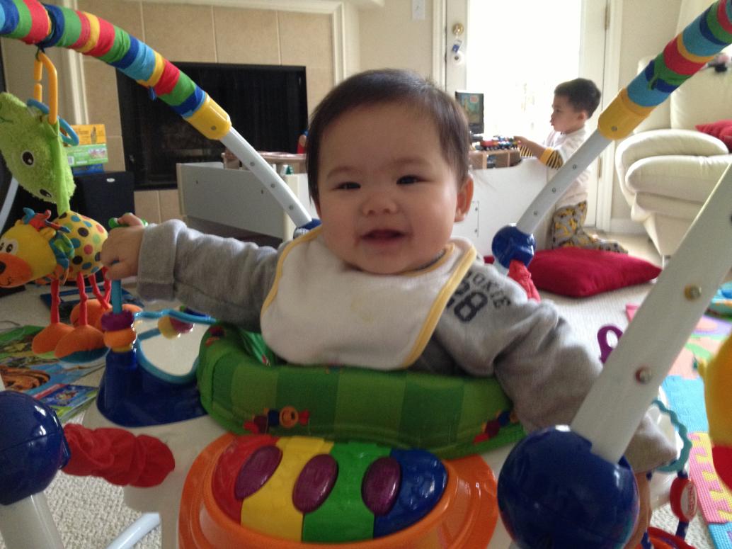 Khi nào có Cúc Cu chơi gần đâu đó thì em cũng ngồi chơi, không than thở gì.