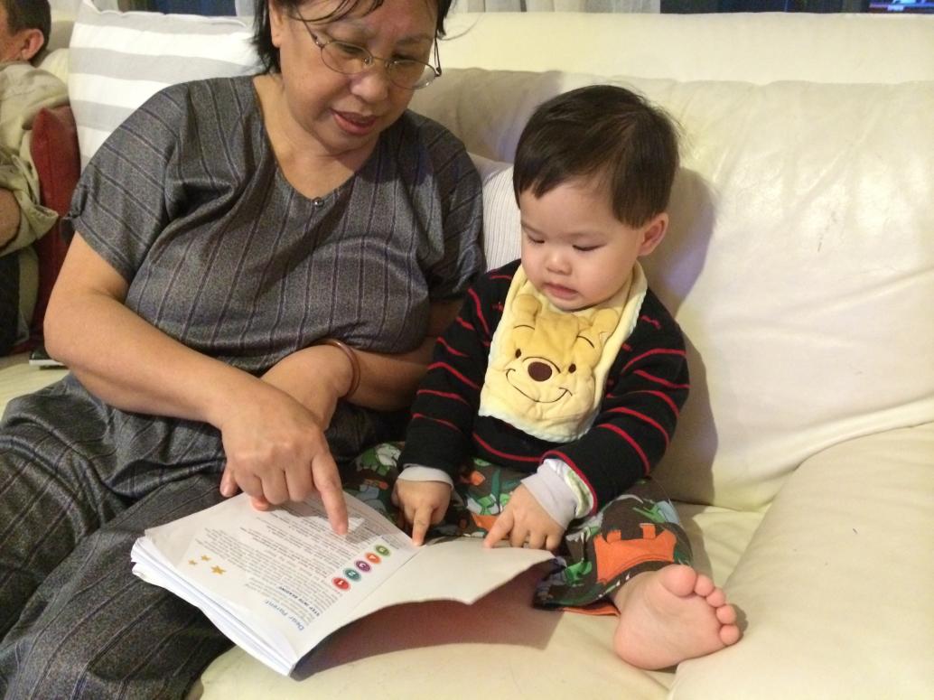 Sau rồi quen.  Hết đọc sách với Bà Nội...