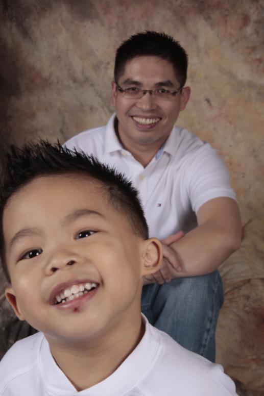 Tới phiên Ba chụp một mì..ì...Cúc Cu, sao mà nhào trước ống kính vậy?