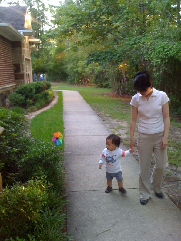 Mình đi học trường mới ha Mẹ?