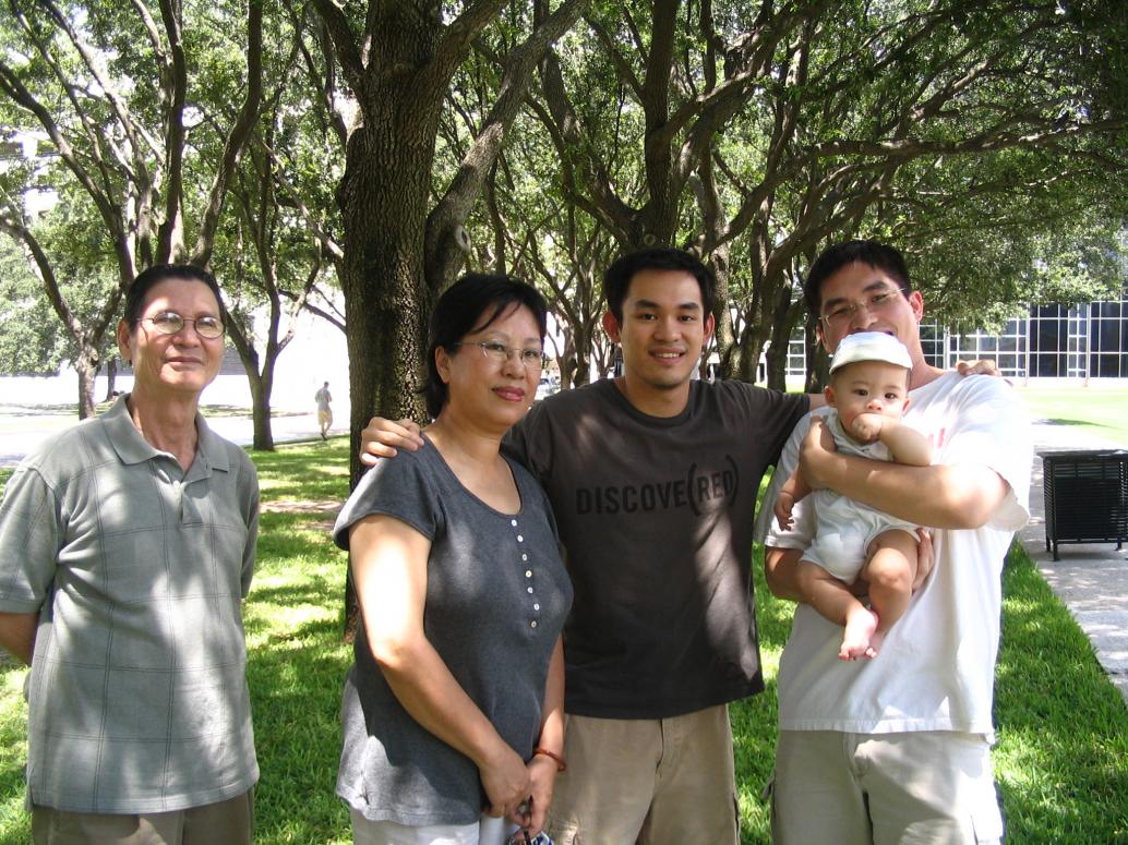 ...xong thì qua bên thác nước chơi