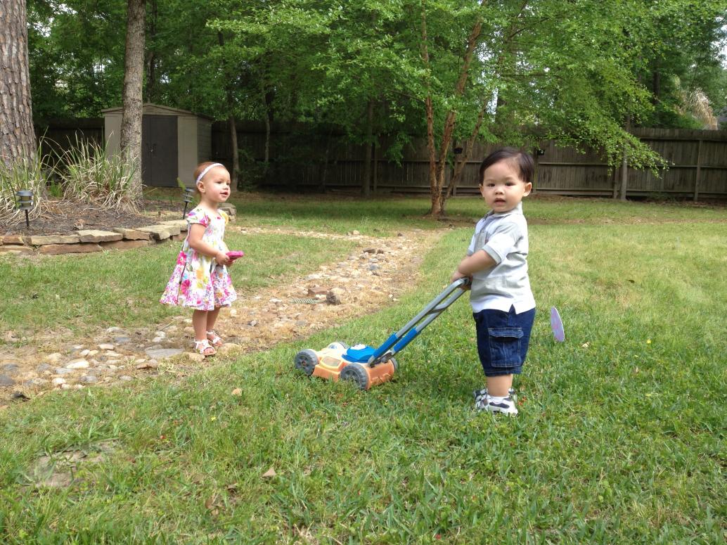 ..và bạn gái dễ thương này.