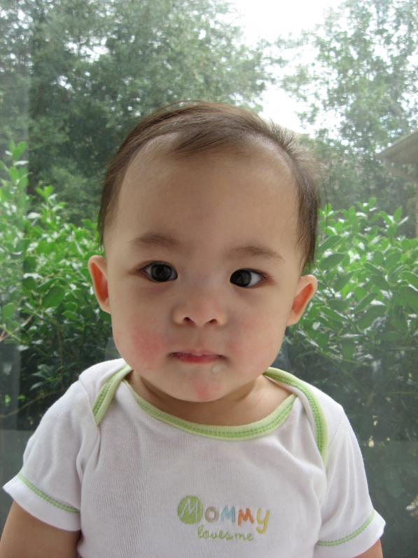 8 tháng tuổi, Cúc Cu của Ba Mẹ nhìn nghiêm trang ghê...