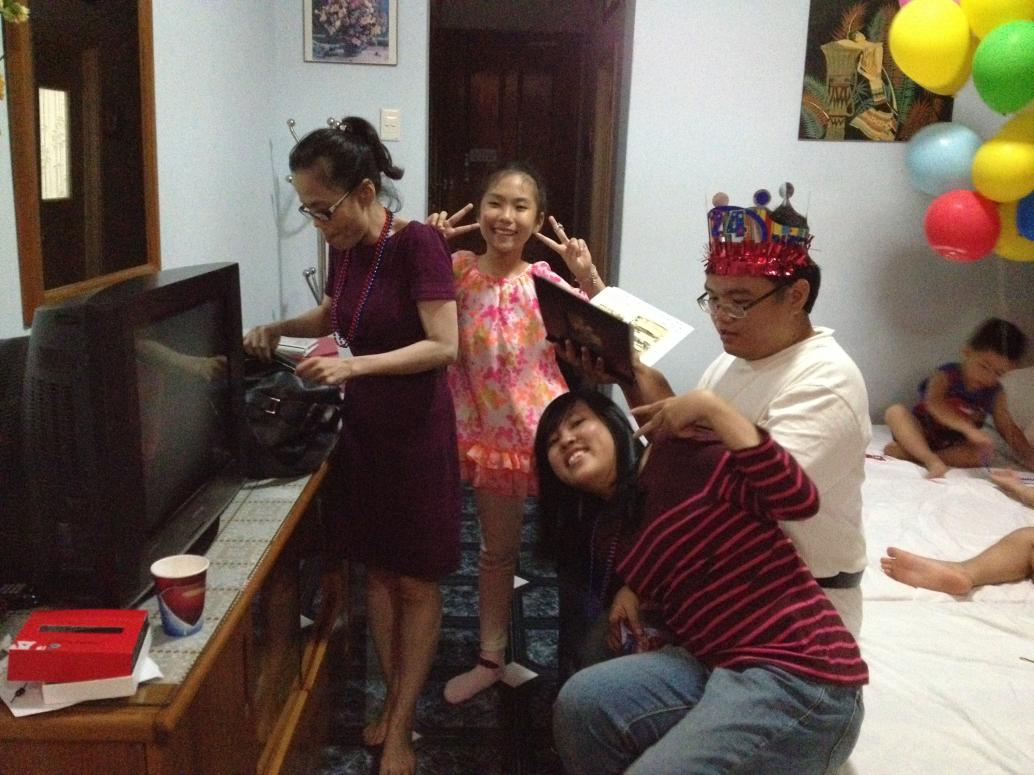 Má Tư và đám bí bum