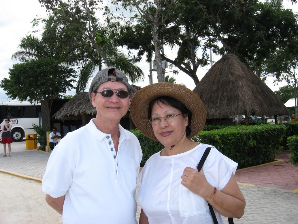 Dịp đi chơi này cũng là dịp Ông Bà Nội kỷ niệm 40 năm ngày cưới.