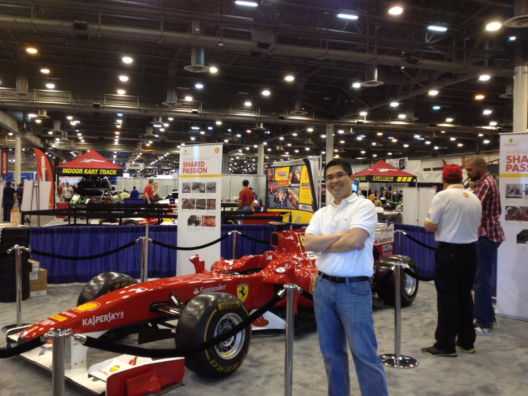 Ba thì 'được' đi coi triển lãm xe xịn.