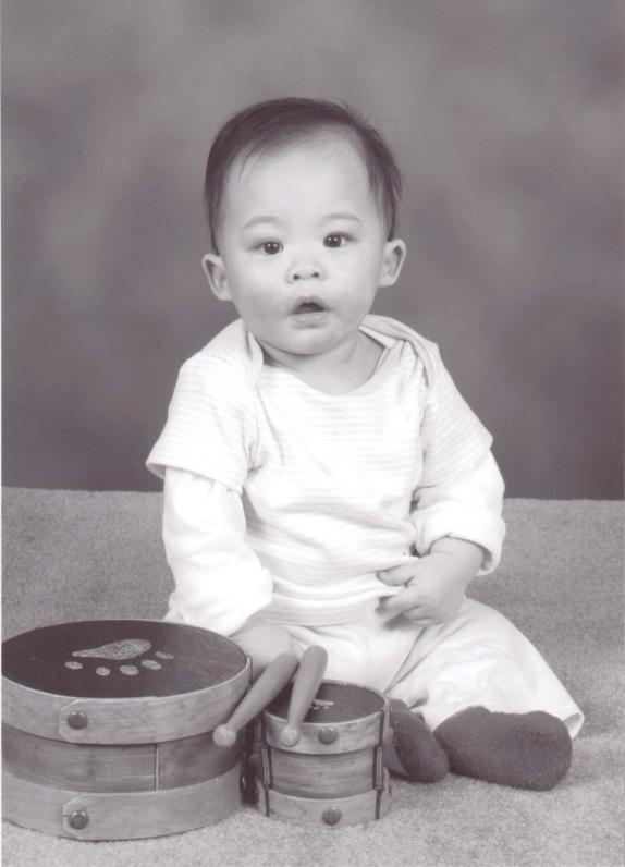 Tháng 11/2009 con chuyển từ trường Stepping Stones qua trường Children's Courtyard, cách chỗ Ba Mẹ làm 5 phút thôi