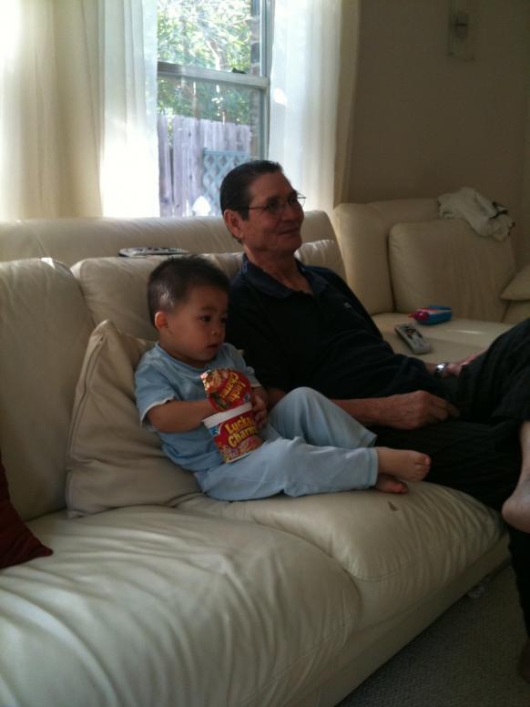 Ngày 5/27/2011 Nội xuống chơi với Ngoại trước khi Ngoại về VN.