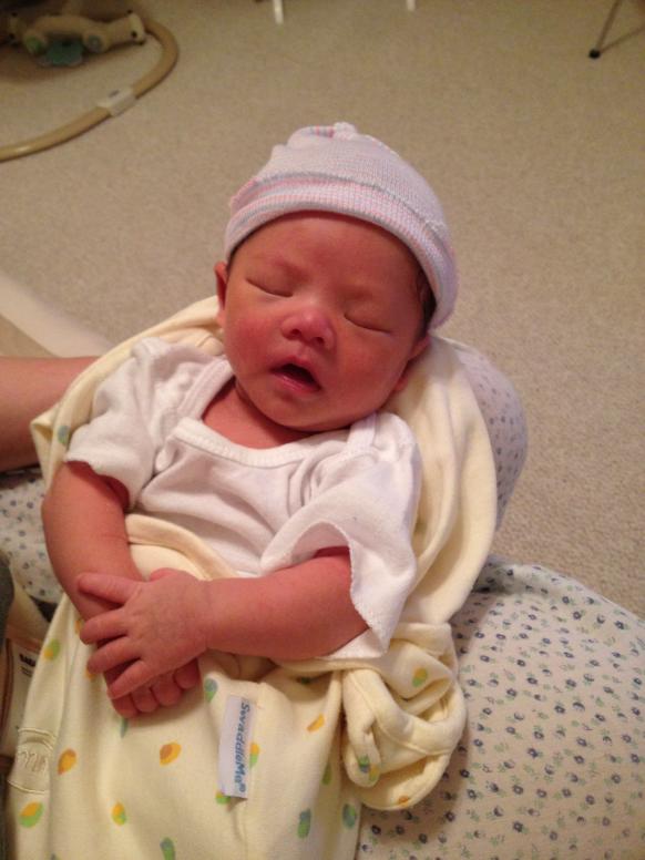 Ngày 7/6/2012 em mới được 3 tuần tuổi và ngoan lắm.